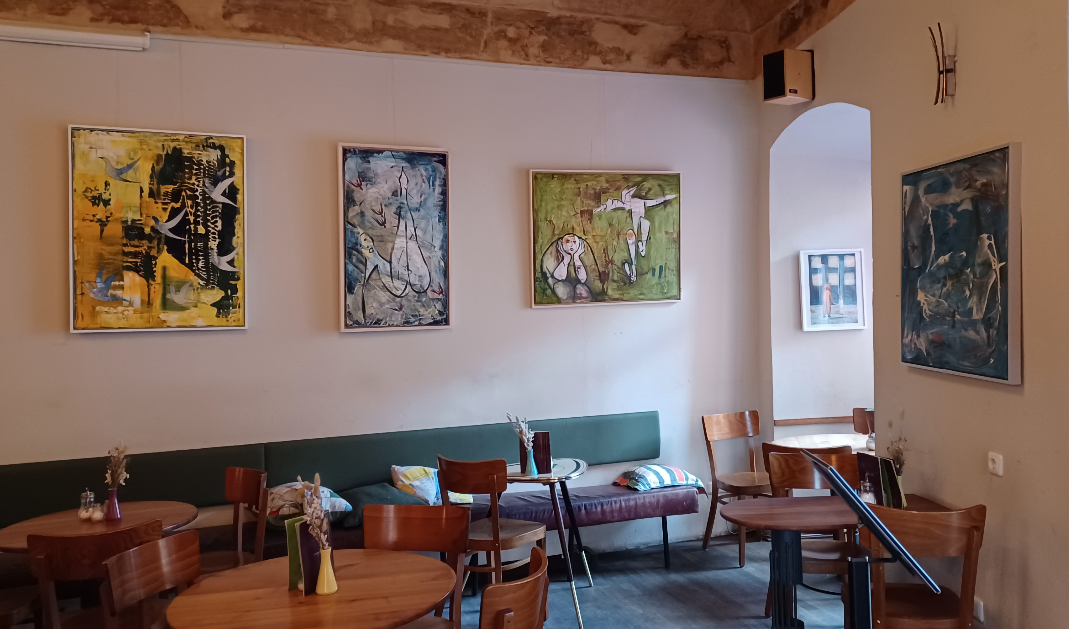 Ausstellung Cafe Lila
Rote-Hahnengasse 2





